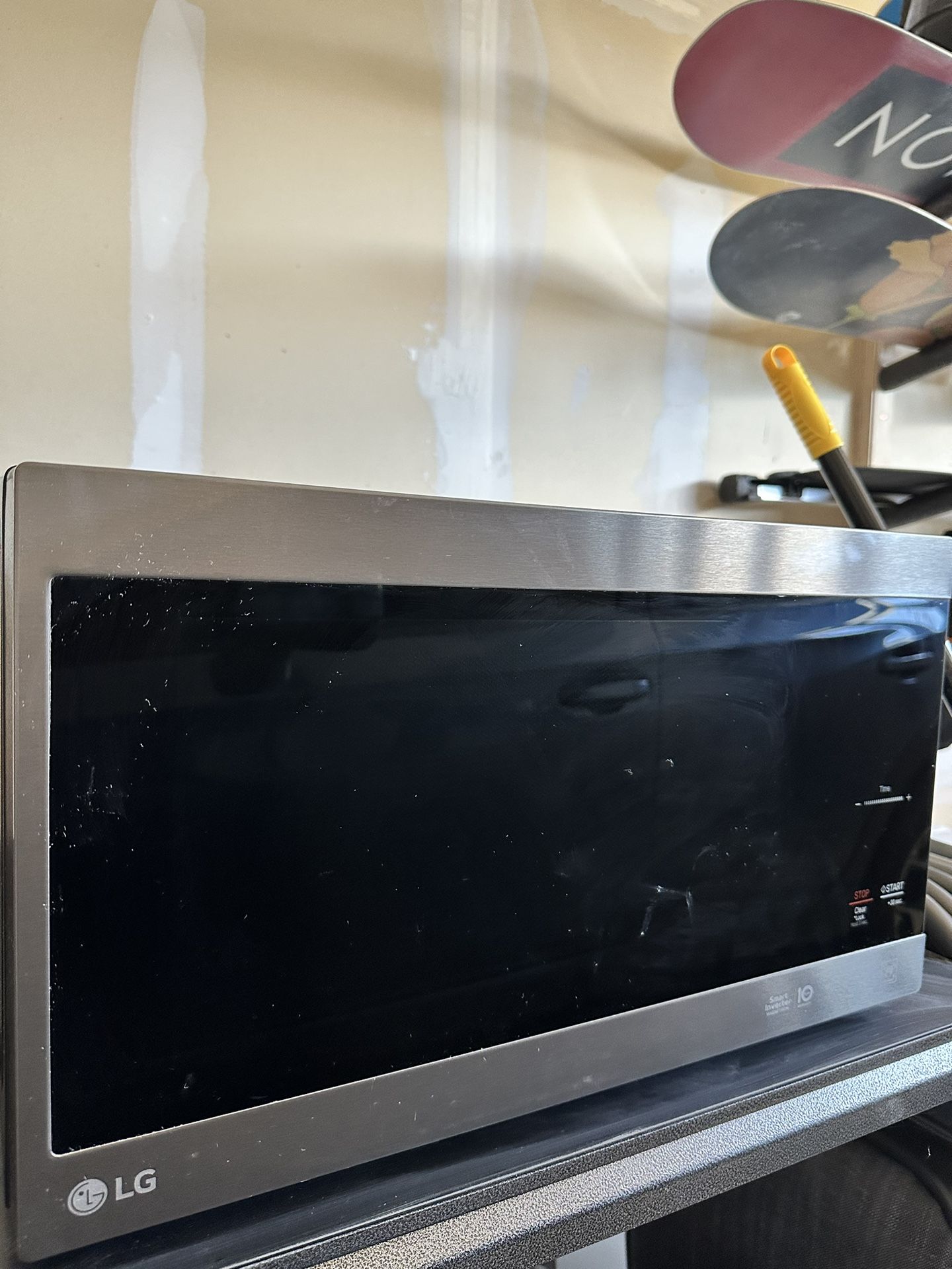 LG NeoChef LMC1575 Microwave