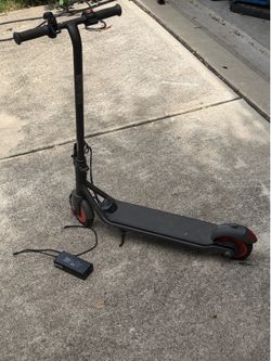 Segway Ninebot Electric Scooter w/ Charger – Runs, Battery Weak