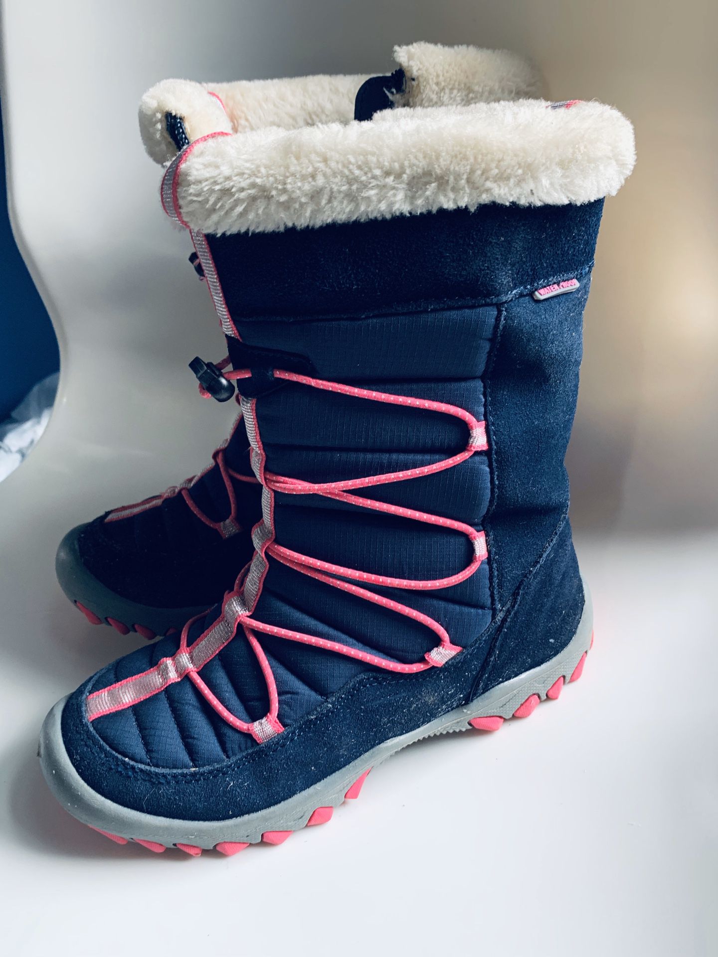 Girls Snow boots size 3