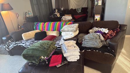 FREE COUCH