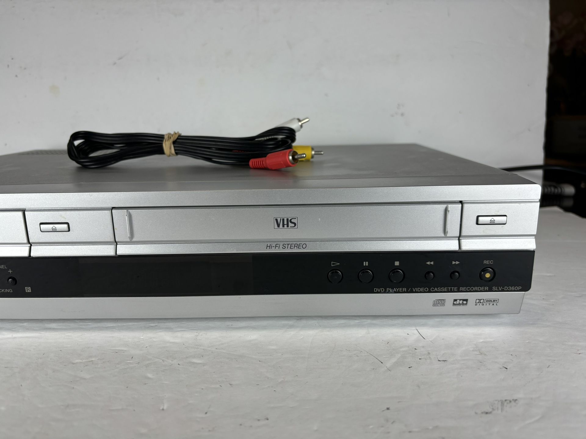 SLV D360P DVD VCR VHS Combo TVs & Media players