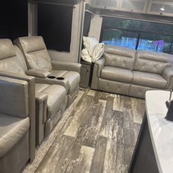 2020 Outback 328RL Camper