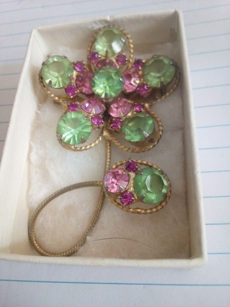 Vintage Flower Brooch Pin