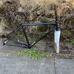 BRAND NEW Jamis Renegade S1 Frame + Fork 