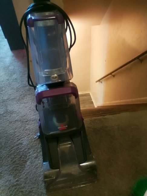 Bissell Carpet Cleaner 