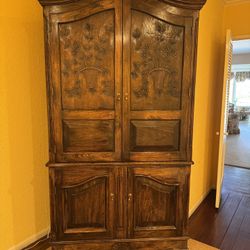 French country Armoire