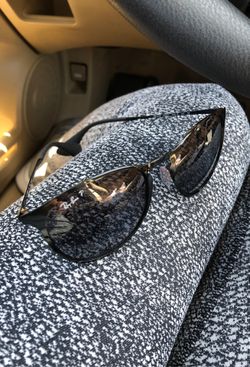 Brand New Rayban Polarized ! With case