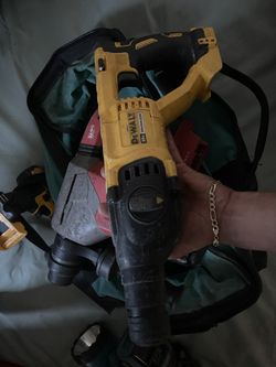 DEWALT 20V MAX XR Brushless 1 in. D-Handle Rotary Hammer Kit