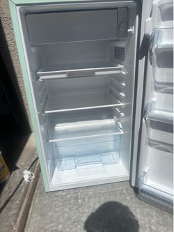 Mini fridge