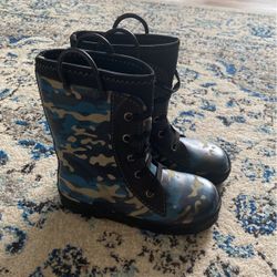 Youth Rainboots Size 11