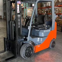 Forklift 