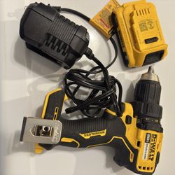 DEWALT 20-volt Cordless Drill 1/2-in Keyless Brushless ( 2AH Battery Included and Charger)