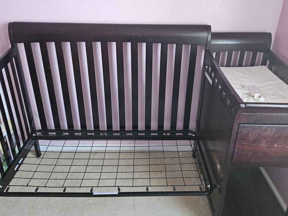 Crib Connected To Changing Table