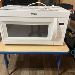 Microwave By Whirlpool 