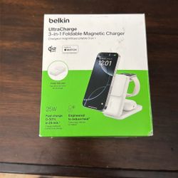 Belkin Ultra Charge 3-in-1 Foldable Magnetic