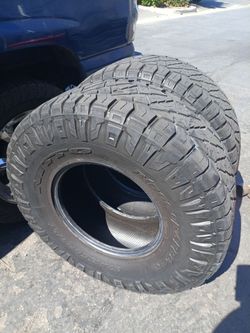 37x13.50R17 Nitto Ridge Grappler Tires (2)
