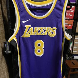 Nike LA Lakers Kobe Bryant #8 Swingman Jersey Size XL