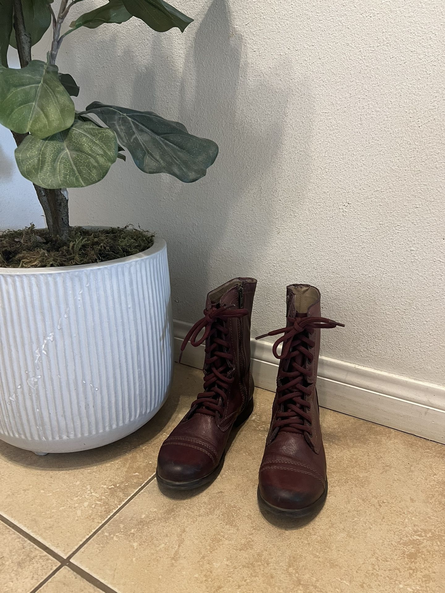 Steve Madden Troopa Leather boots