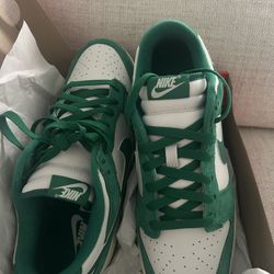 Brand New in Box Nike Dunk Low SE “Phantom/Malachite” Size 10