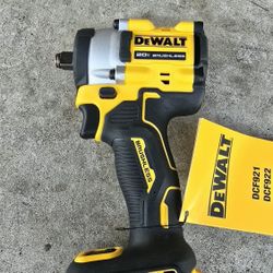 DEWALT Impact 1/2 
ATOMIC 20V MAX Cordless Brushless 1/2 in. Variable Speed Impact Wrench (Tool Only)