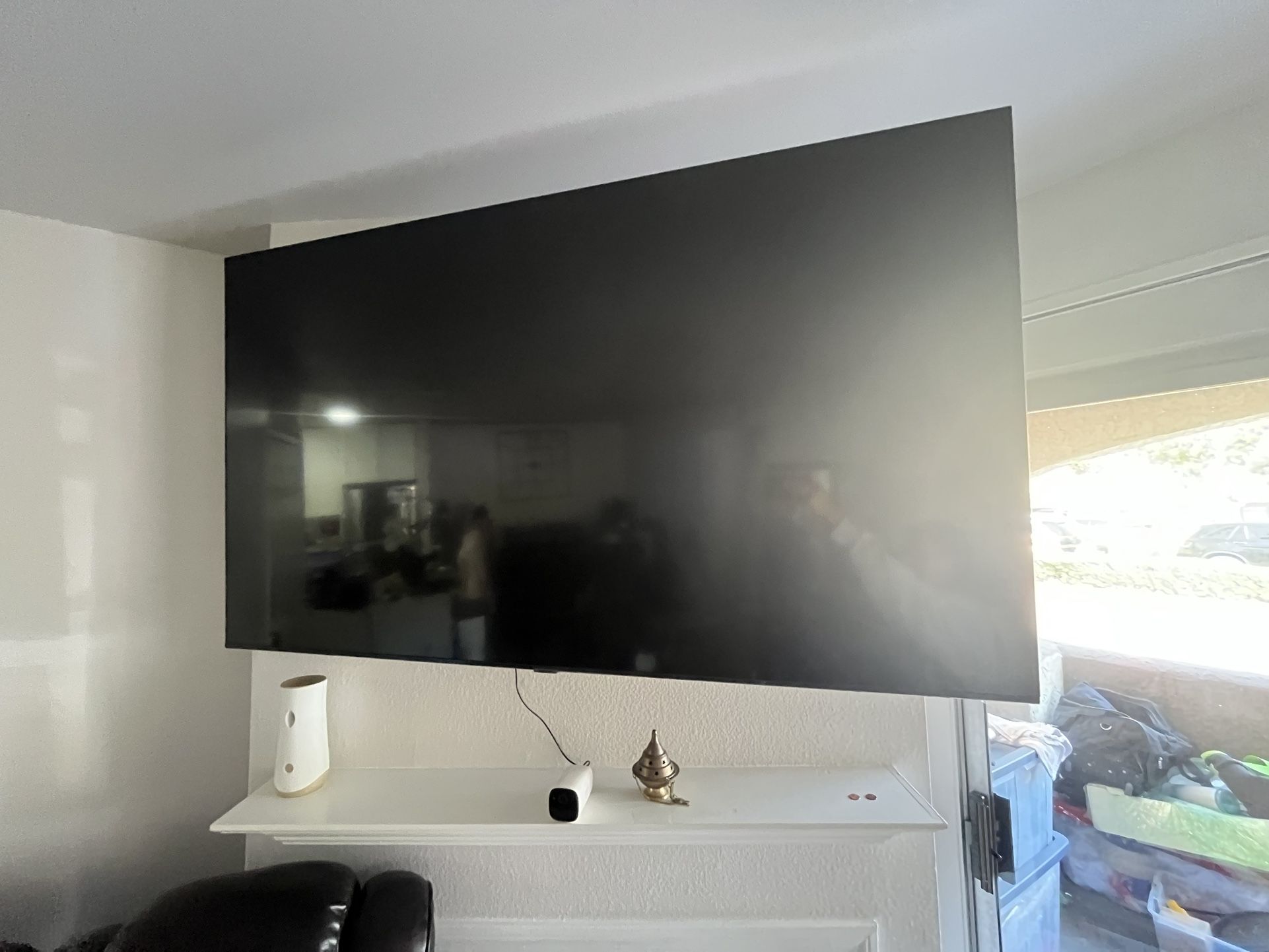 Samsung 65 Inch TV + Mount