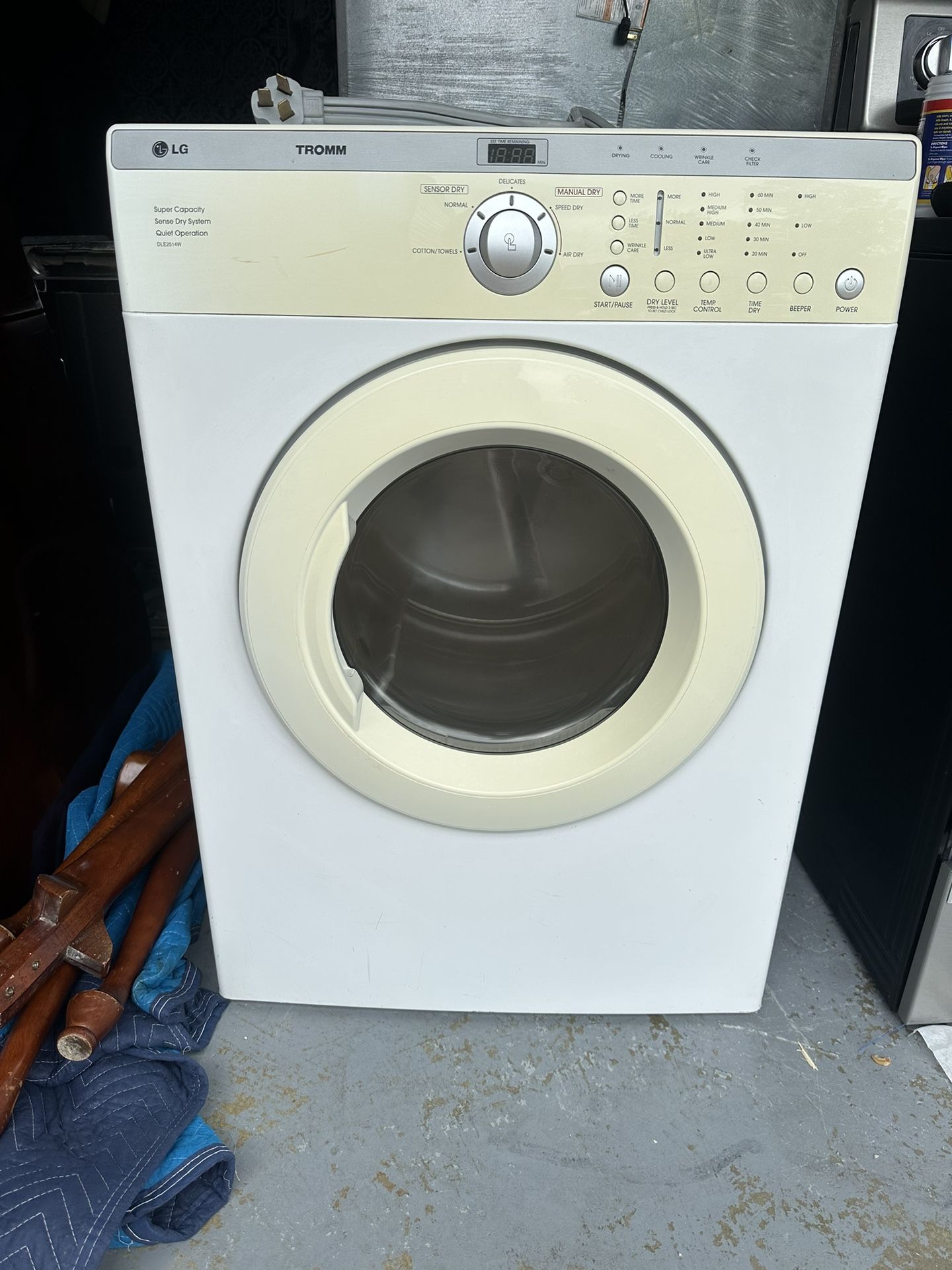 LG DLE2514W Electric Dryer 5 Drying Programs