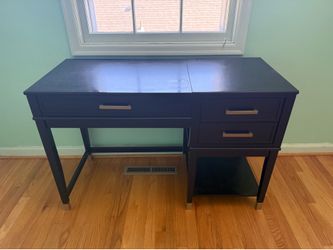 Desk in great condition