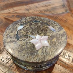 Carved Stone Pearl Inlay Round Storage Box