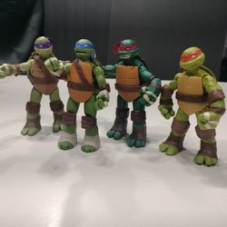 TMNT  Action Figures - Bundle Of 4 ( TMNT BOX )