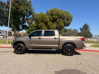 Toyota tundra Crewmax 2013