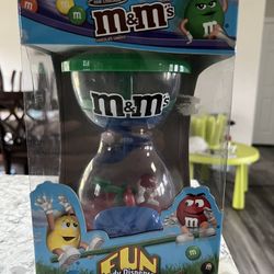 Collectible M&M Dispensing Machine