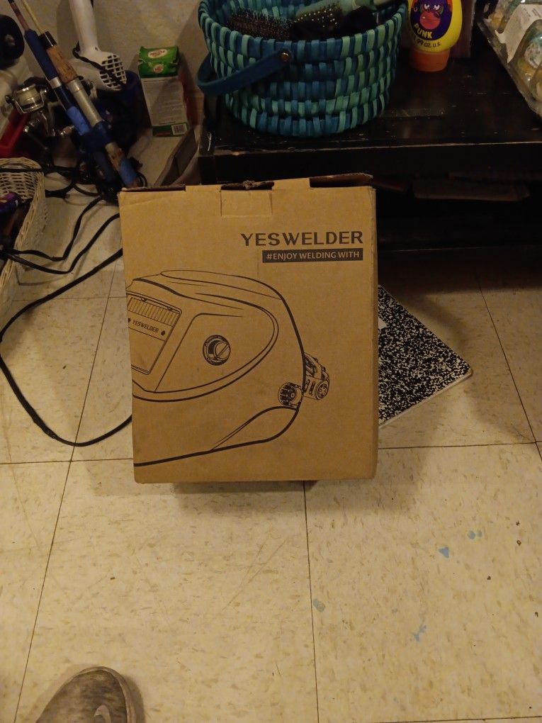 Auto Darken Welding Helmet