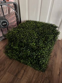 8pc 20x20 Artificial grass backdrop