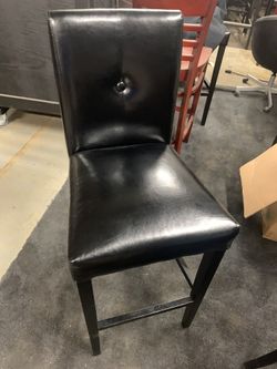 Pier 1 button back stool