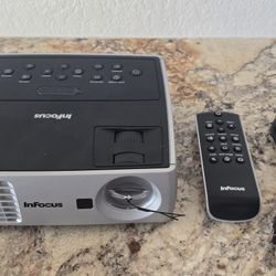 InFocus W1102 projector with remote control LOW HOURS $50