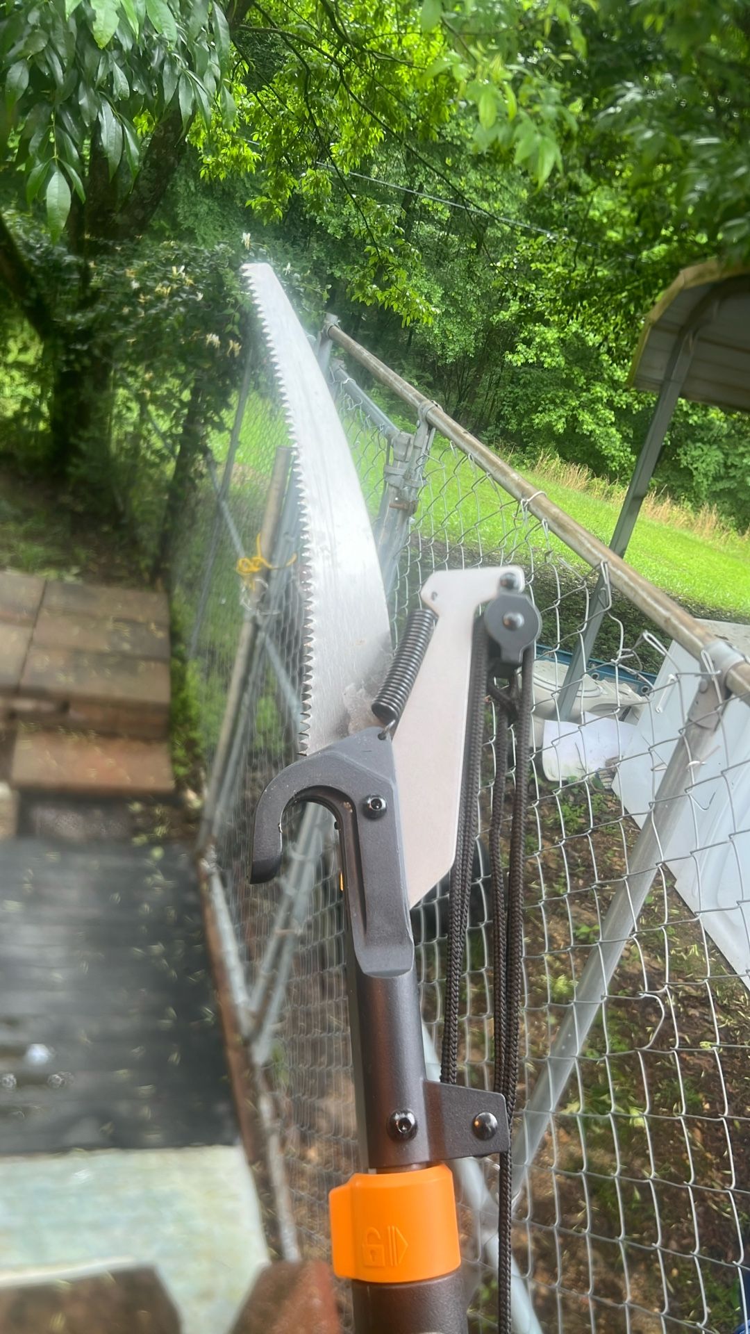 Fixtures extendable pole saw