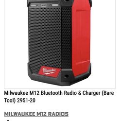 Milwaukee M12 Bluetooth Radio N Charger