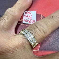 10K Solid Gold Wedding Band CUBIC ZIRCONIUM STONES 3.9Gr Size 10