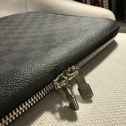 Louis Vuitton Damier Graphite Laptop Sleeve