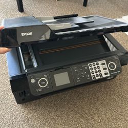 Epson Printer & Scanner in Color (new condition)