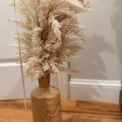 Large Fluffy Pampas Grass Arrangement with Wooden Vase
