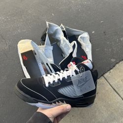 Jordan 5 Retro Metallic Black 