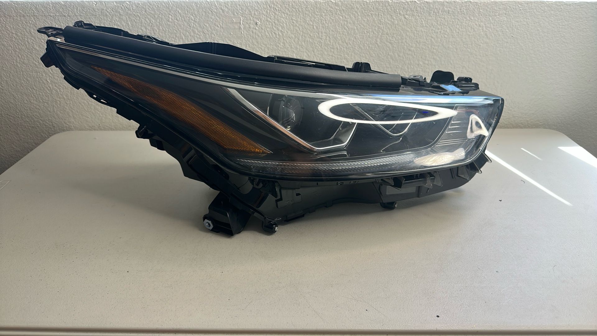2020-2021-2022- 2023 TOYOTA HIGHLANDER RIGHT SIDE LED HEADLIGHT OEM # 7