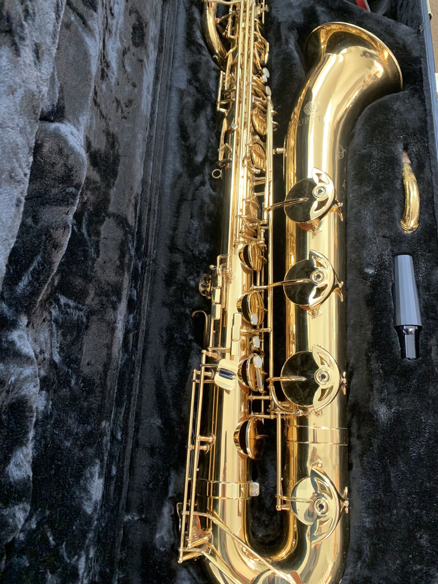 Jupiter JBS 1100 gold baritone saxophone