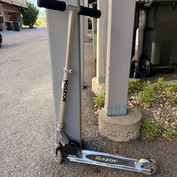 Razor Scooter. Excellent Condition. 