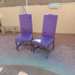 2 Antique Chairs In Good Condition