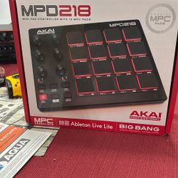 AKAI MPD218 Like New