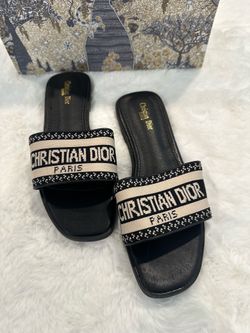 Slides - Black