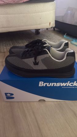 Brunswick bowling shoes size 10M