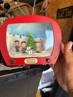 Charlie Brown Peanuts Retro TV Christmas Decoration Lights Music Holiday Display
